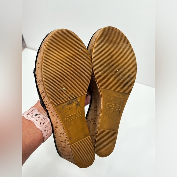 COACH Black‎ patent leather platform slides size 6. - Picture 7 of 7